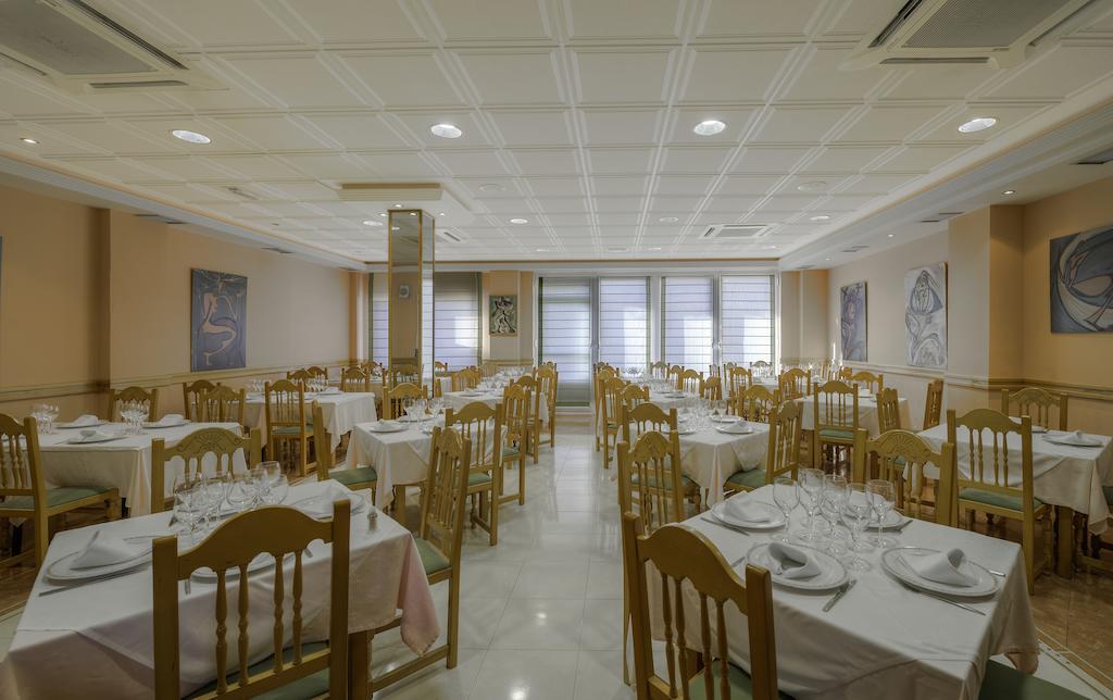 Restaurante La Pineda Pensión 2*