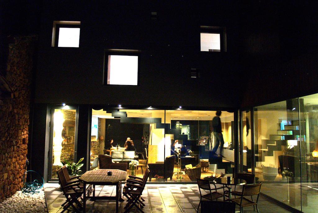 Country Hotel