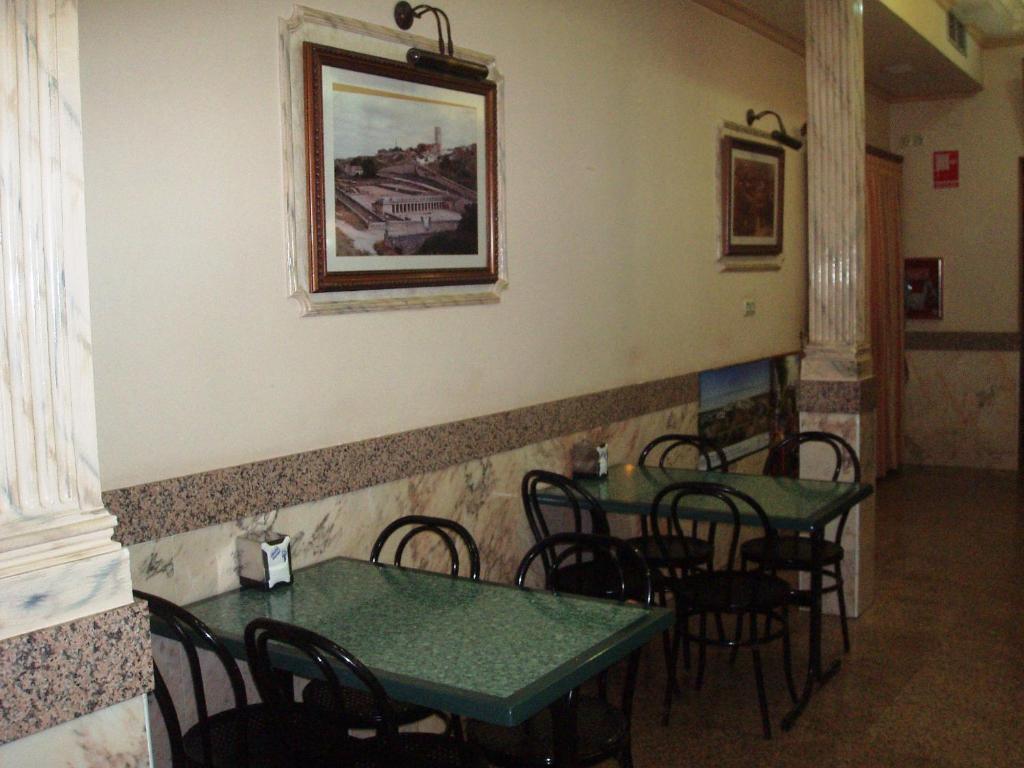 Hermanos Hotel