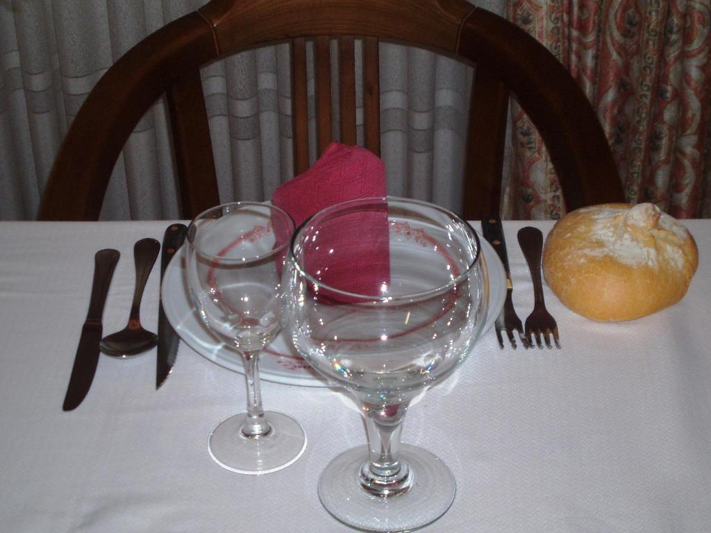 Hotel Hermanos 2*