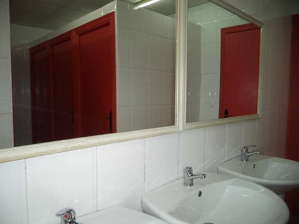 Hostal De Peregrinos A Santiago *