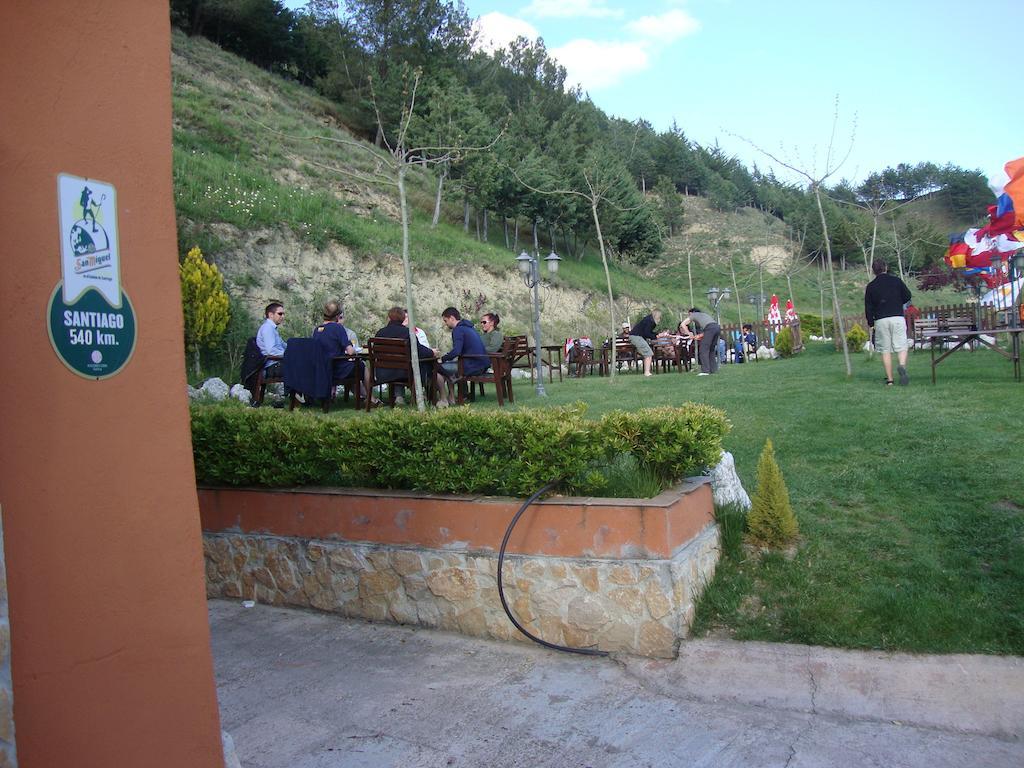 Hostal De Peregrinos A Santiago *