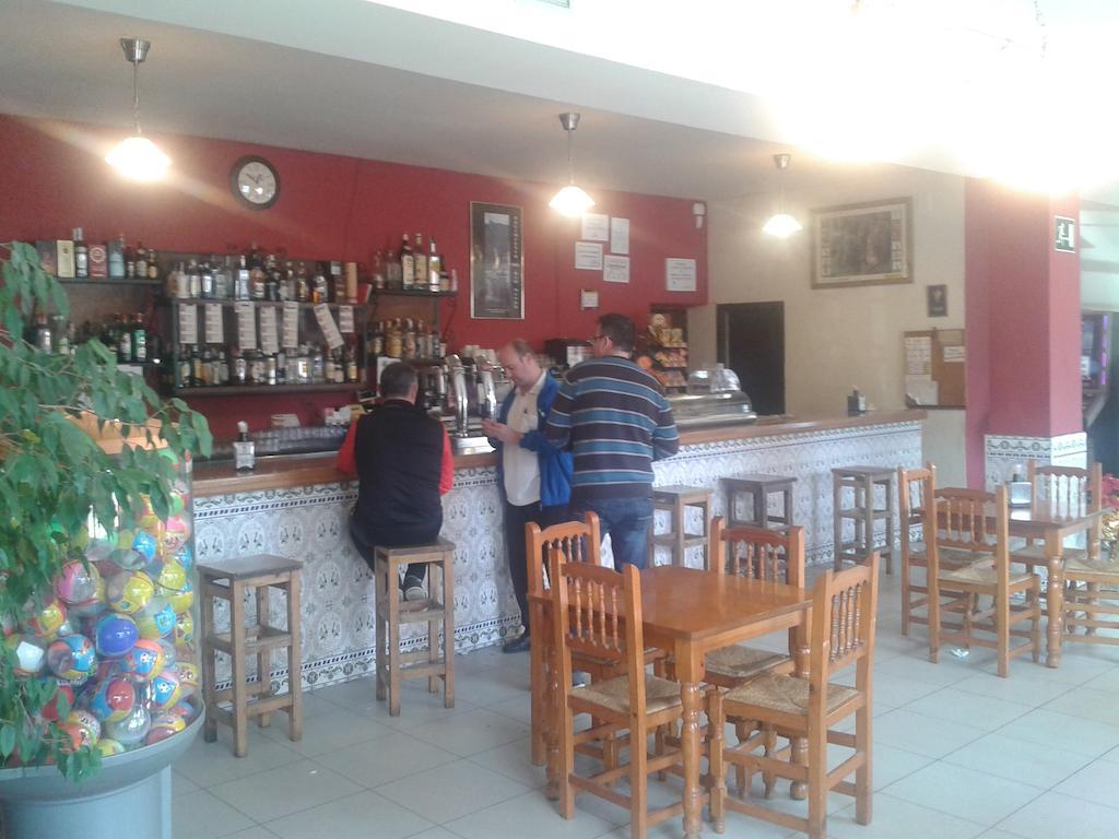 Pensión Restaurante Bronces *