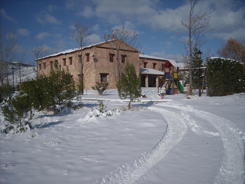 Centenares