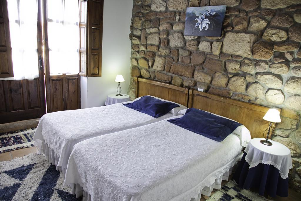 Pensión Casa Velarde *