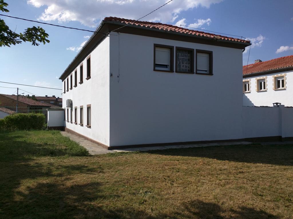 Hostal Residencial El Cuartel *