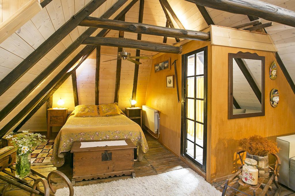 Country house Casa Rural Pico Russell Les Bordes