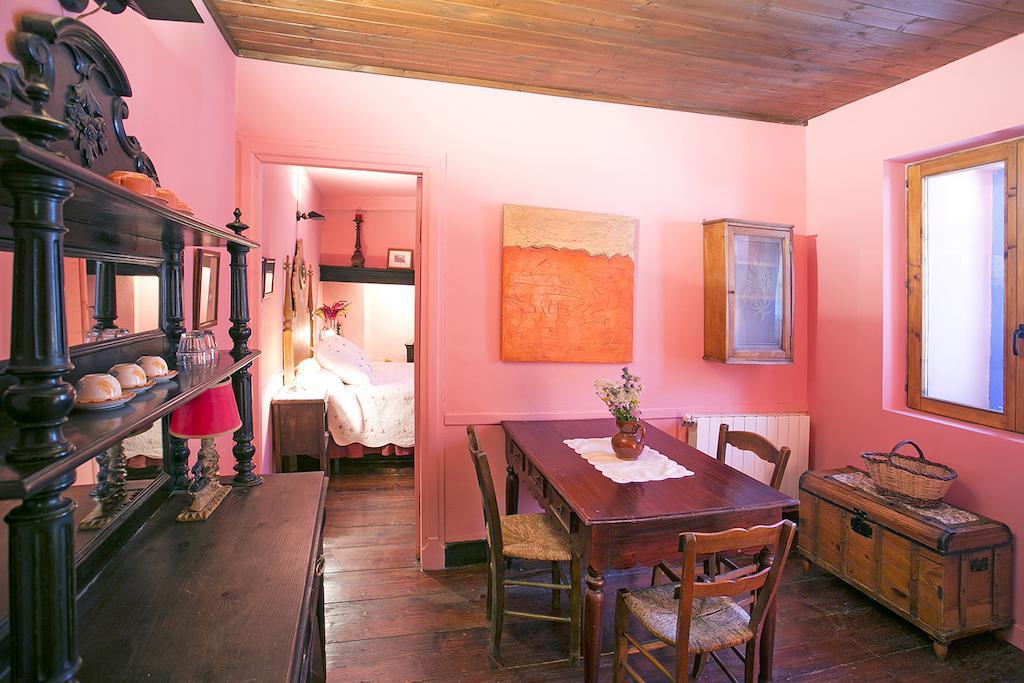Country house Casa Rural Pico Russell Les Bordes
