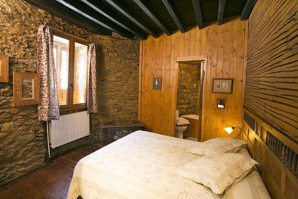 Country house Casa Rural Pico Russell Les Bordes