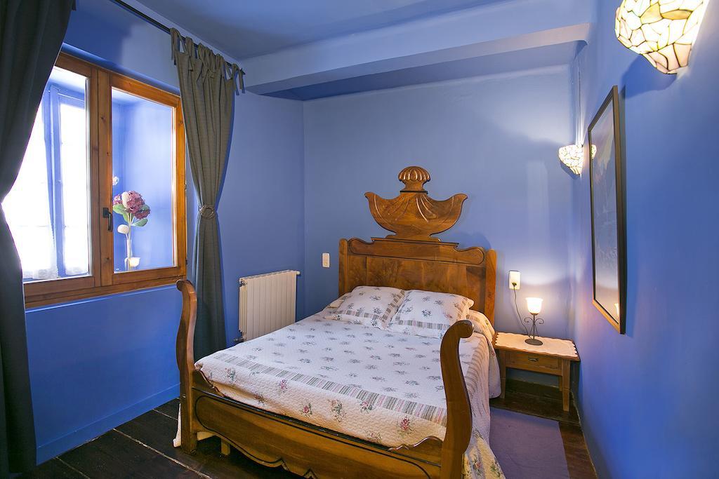 Country house Casa Rural Pico Russell Les Bordes