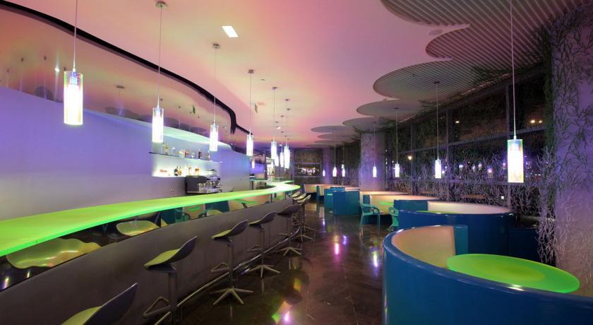 Hotel Reina Petronila 5*