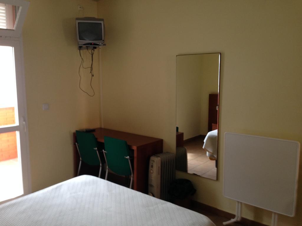 Hostal De Puntas De *
