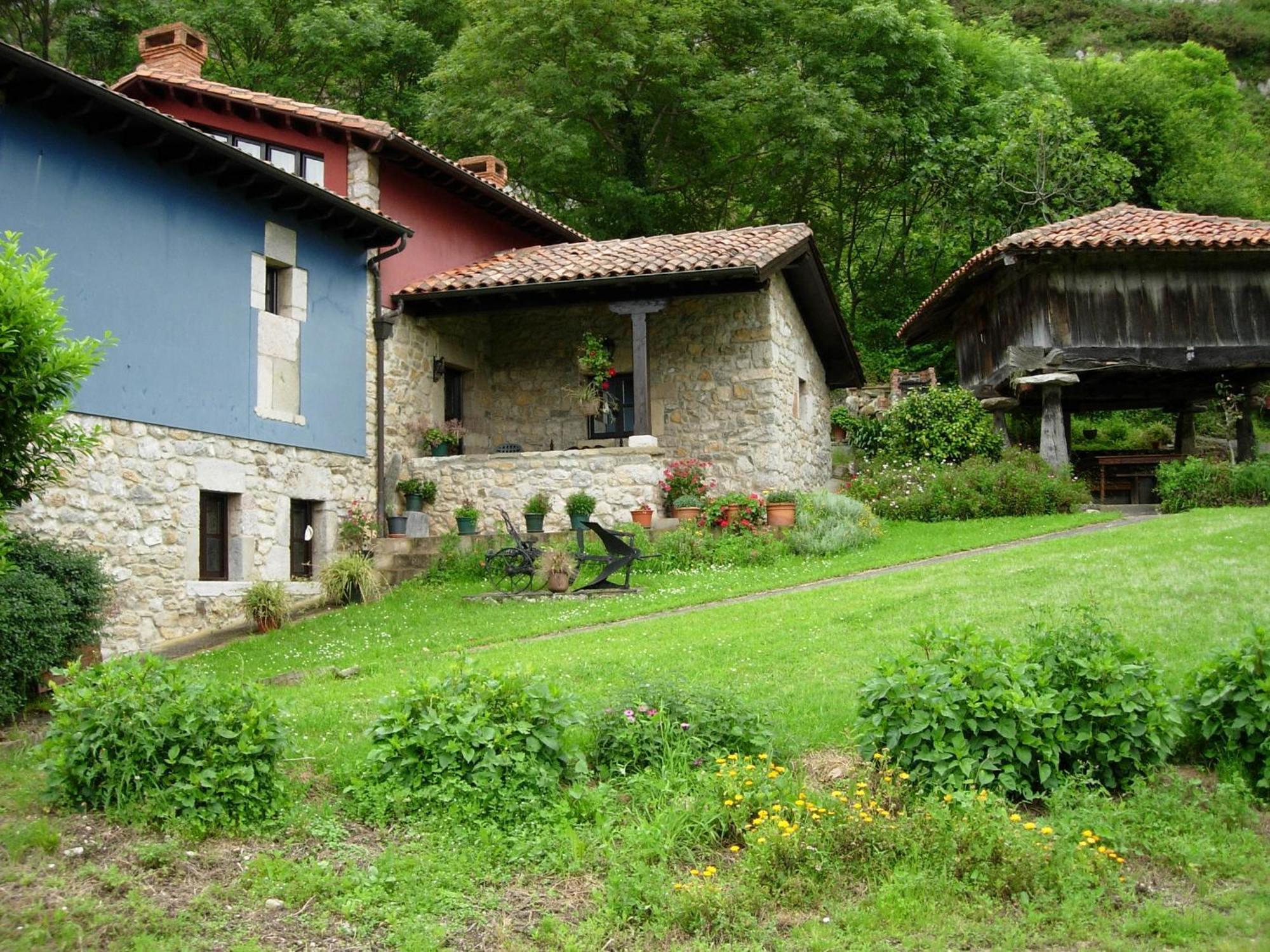 Country house Casas Rurales El Corberu *