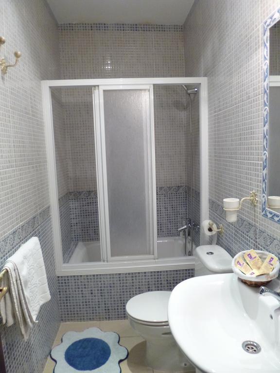 Hostal Virgen Del Rocio Los Palacios Y Villafranca