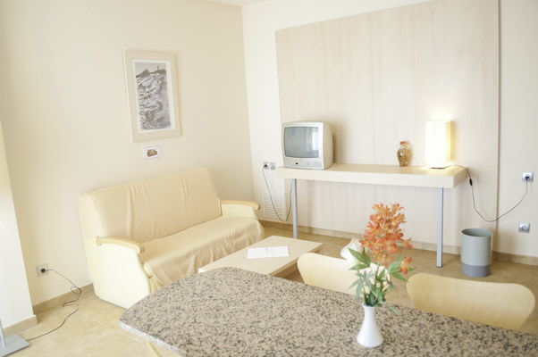 Apartahotel Advise Reina 4*