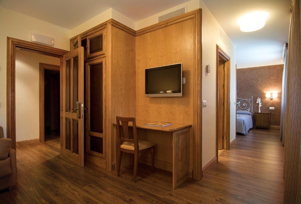Hotel Rivera Del Duero 3*