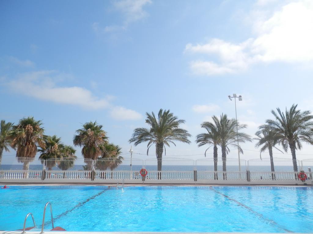 Apartamento Costa Del Sol, A 100m Playa, Superpiscina, Garaje, Microclima