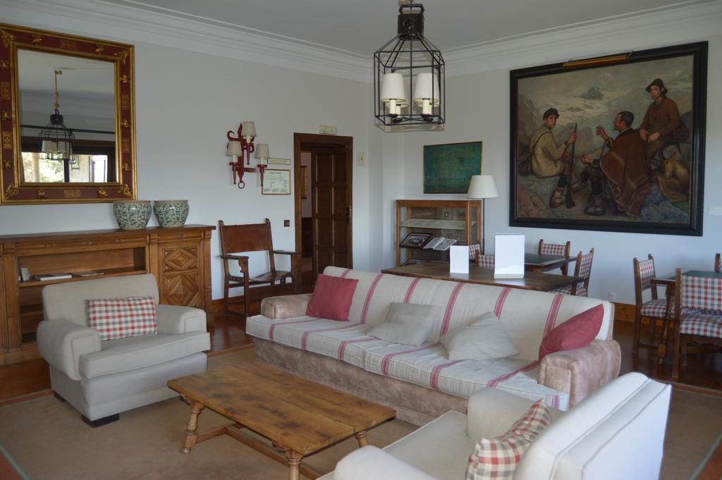 Hotel De Gredos
