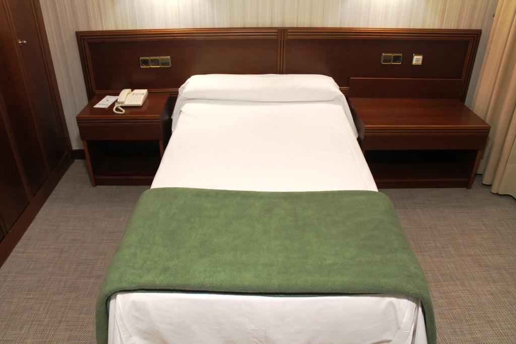 Hotel De 3*