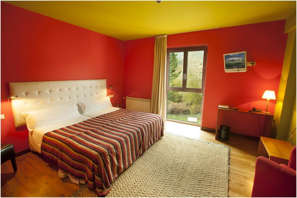 Hotel Ibaiondo 3*