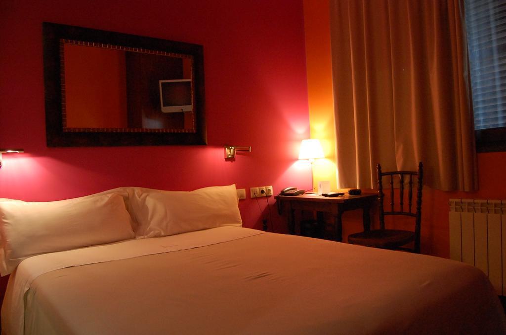Hotel Ibaiondo 3*