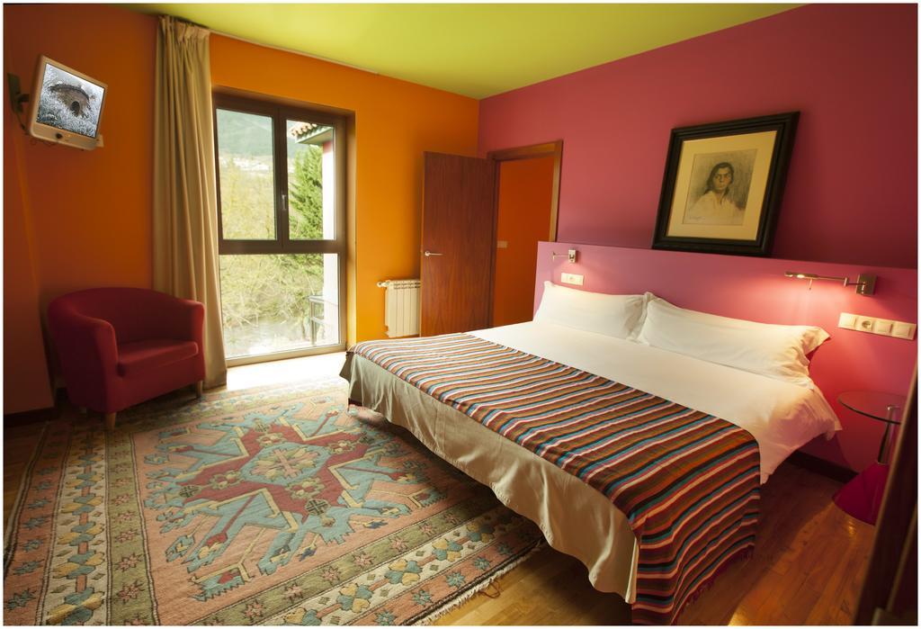 Hotel Ibaiondo 3*