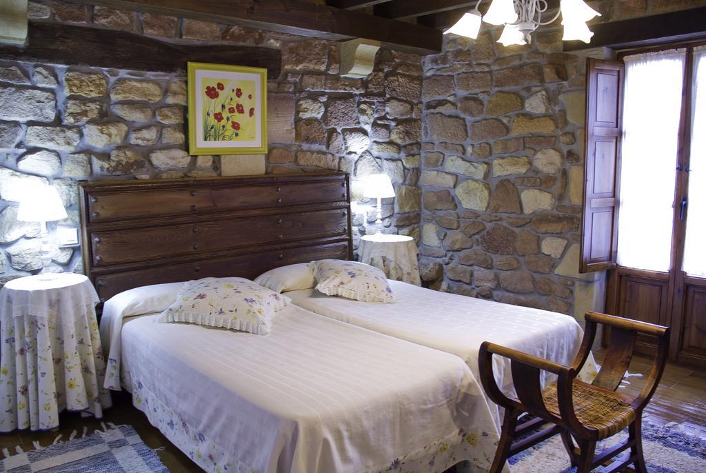 Pensión Casa Velarde *