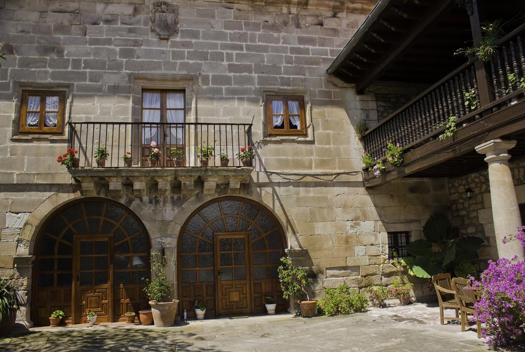 Pensión Casa Velarde *