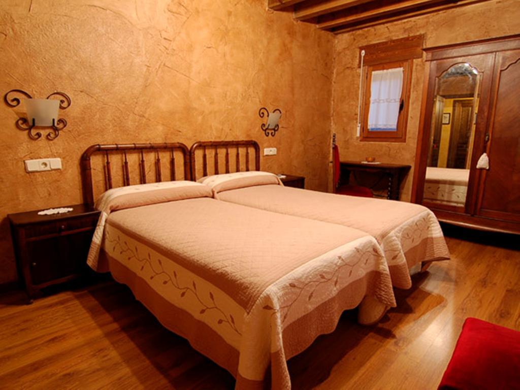 Guest house La Casona Del Herrero Navaleno