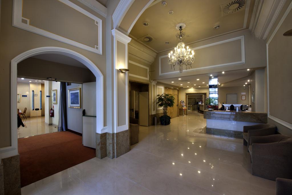 Hotel Vincci Mae 4*