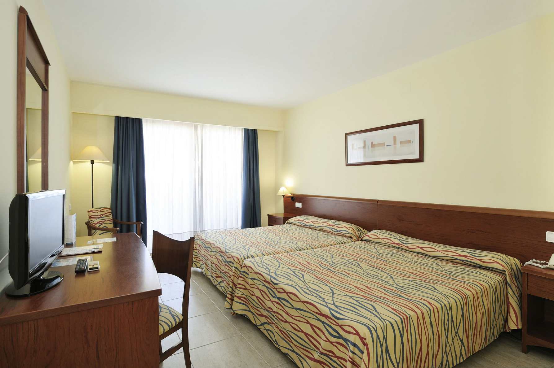 Hotel Gran Fuentes 4*