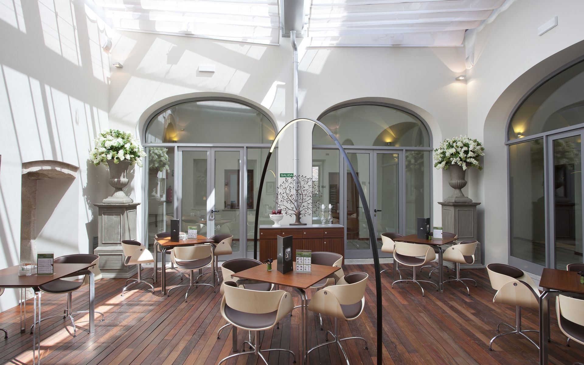 Hotel De 4*