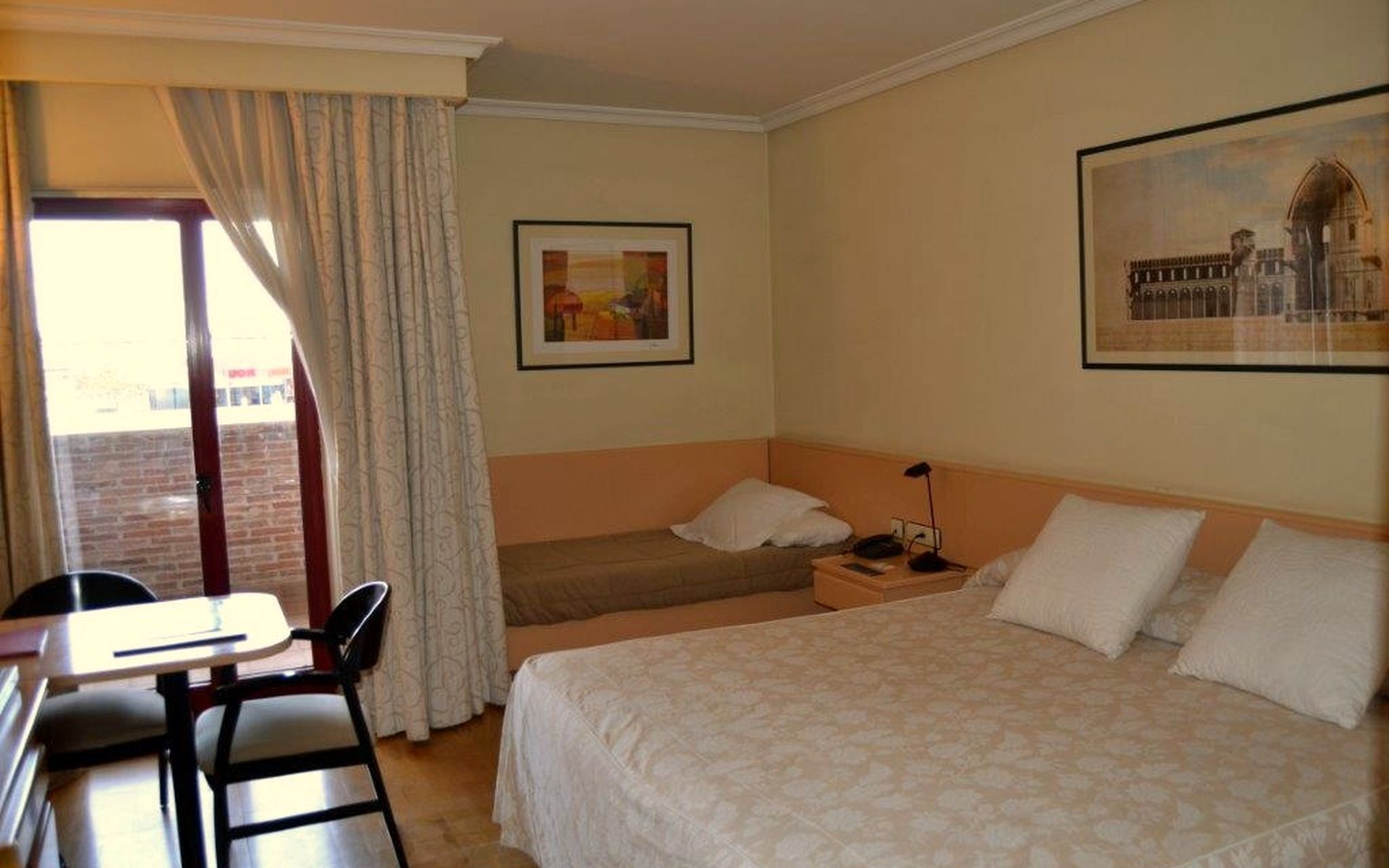 Hotel Parquesur 4*