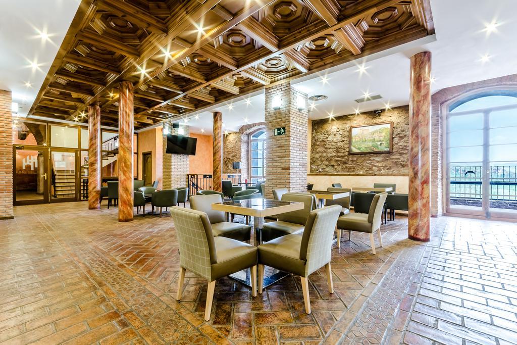 Hotel Hospederia Palacio Papa Luna Illueca
