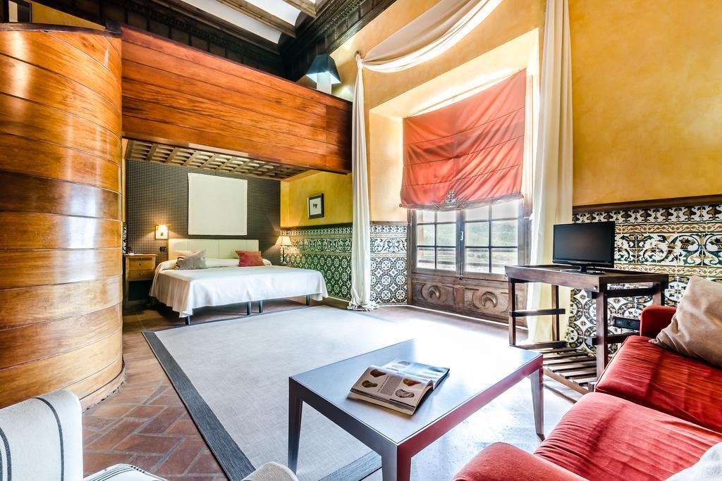 Hotel Hospederia Palacio Papa Luna 3*