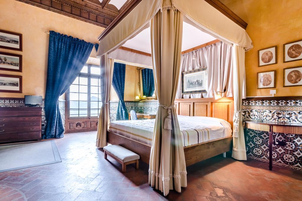 Hotel Hospederia Palacio Papa Luna 3*