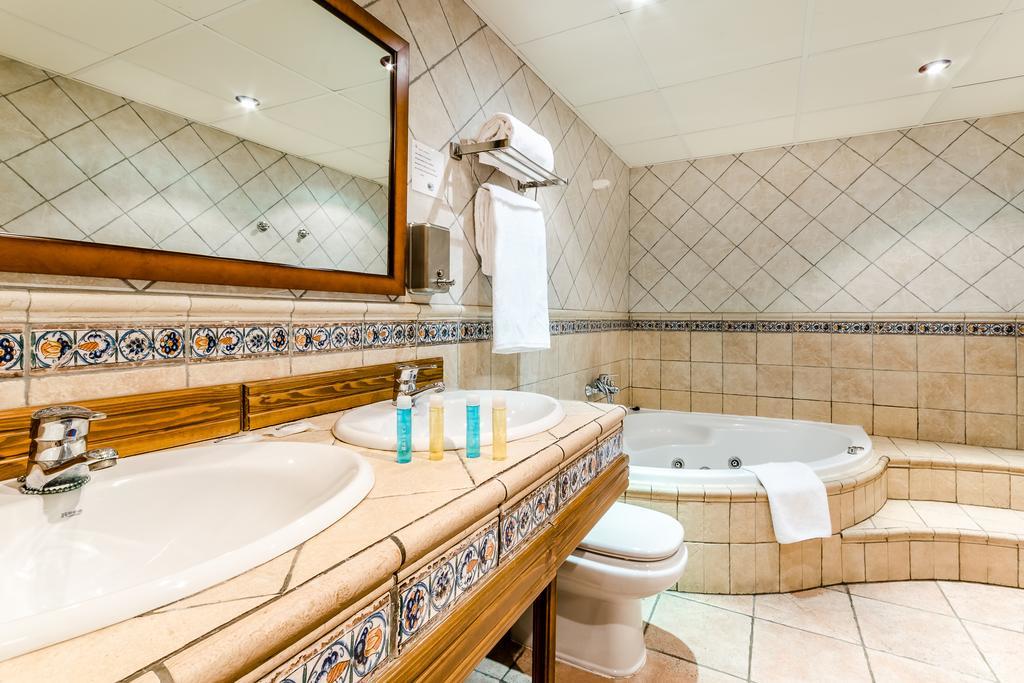 Hotel Hospederia Palacio Papa Luna