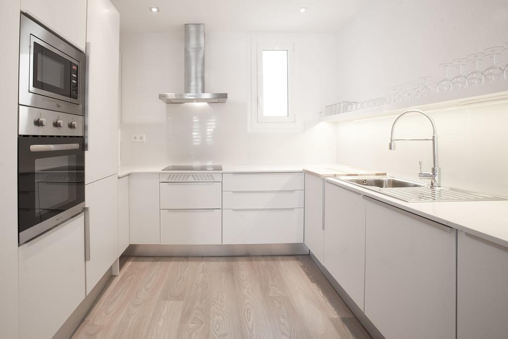 Apartment Casanova Charm 4bdr Barcelona