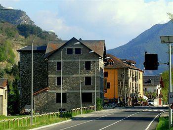 Hotel Cases 3*