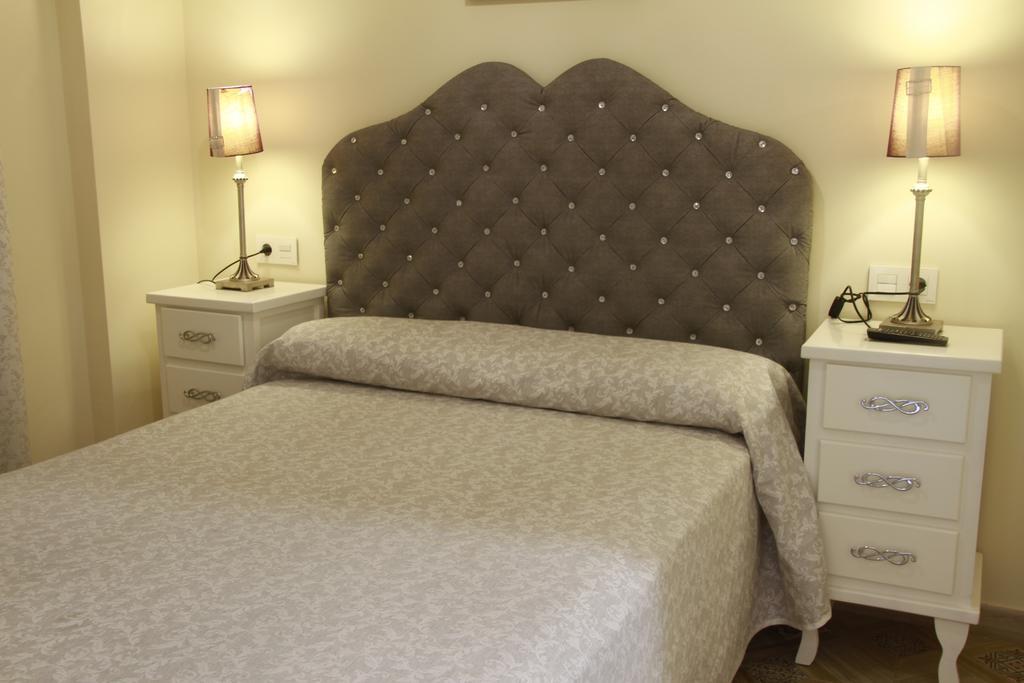 Guest house Flor De Lis- Lojo