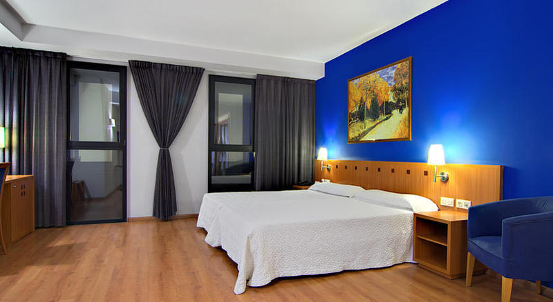 Hotel Acta Azul 3*