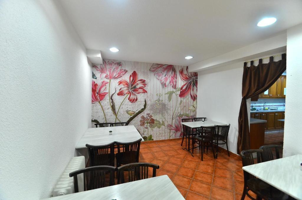 Residencia Ziri Guest house