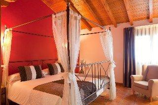 Hotel Txaraka 2*