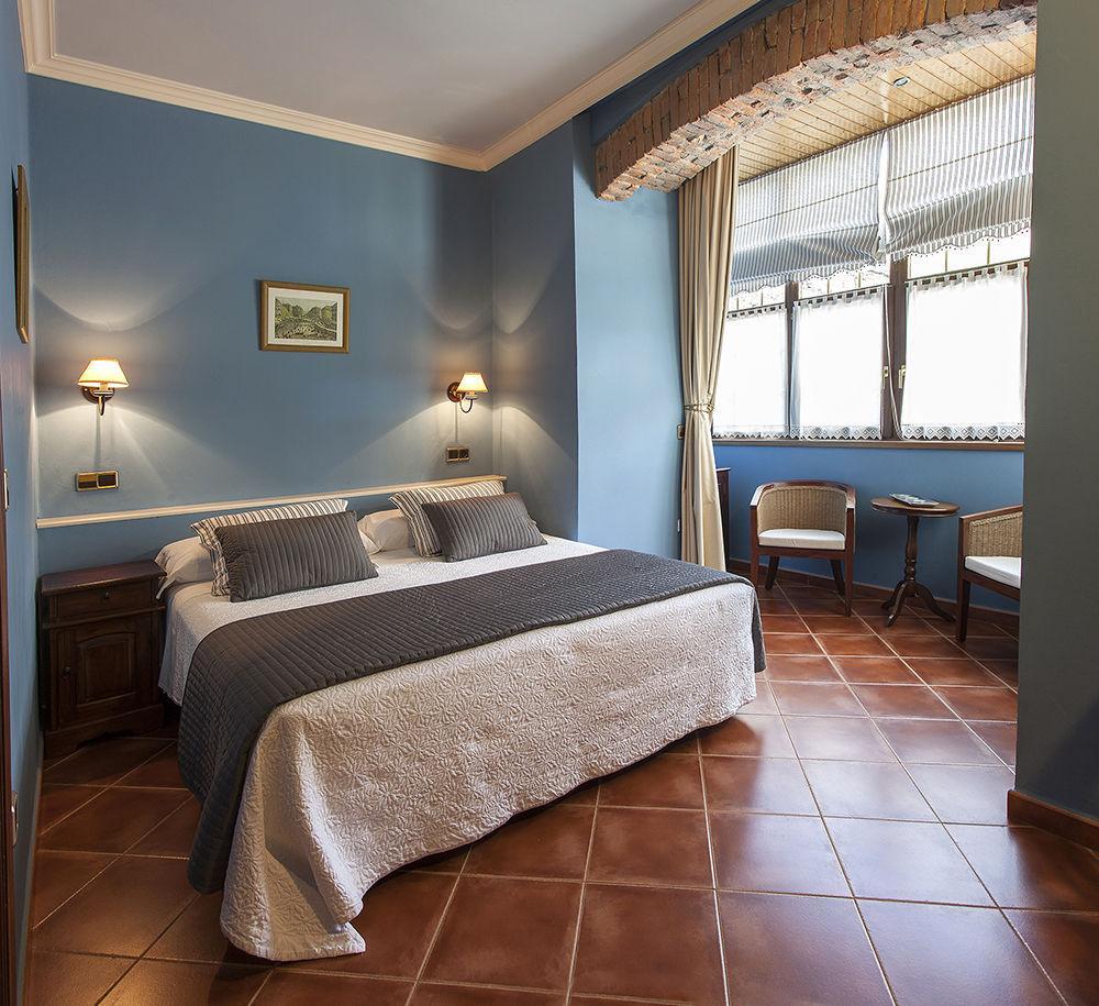Hotel De 3*