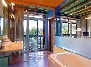 Hotel Ibaiondo 3*