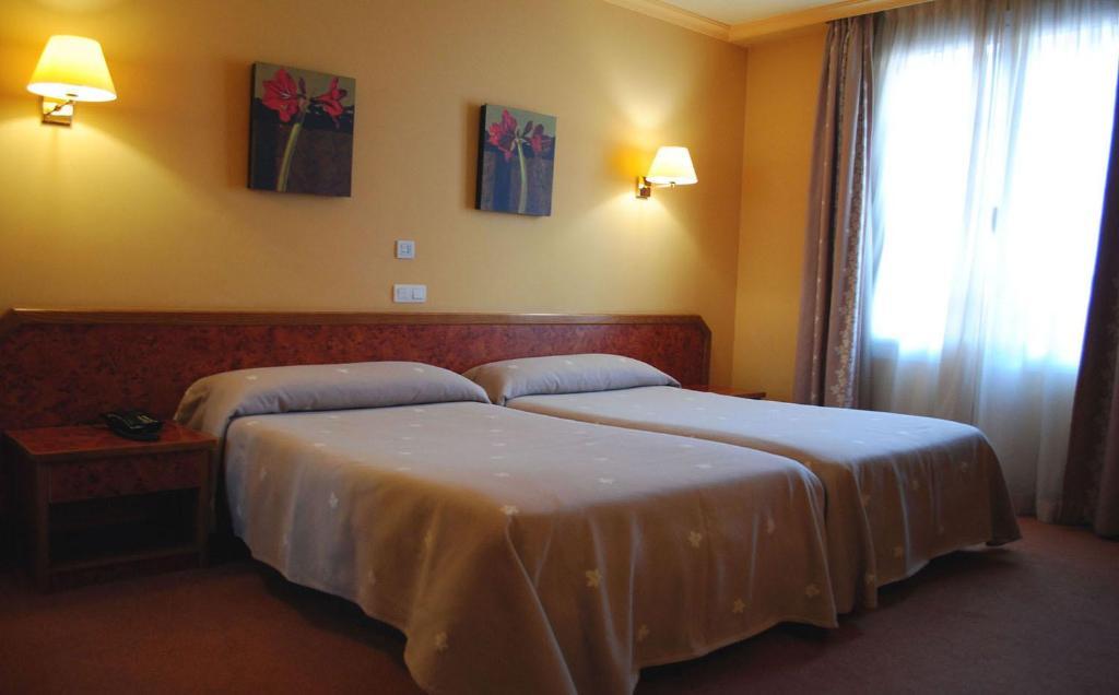 Gernika - Adults Only 3* Guernica y Luno