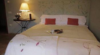 Hotel Laureana Marcos