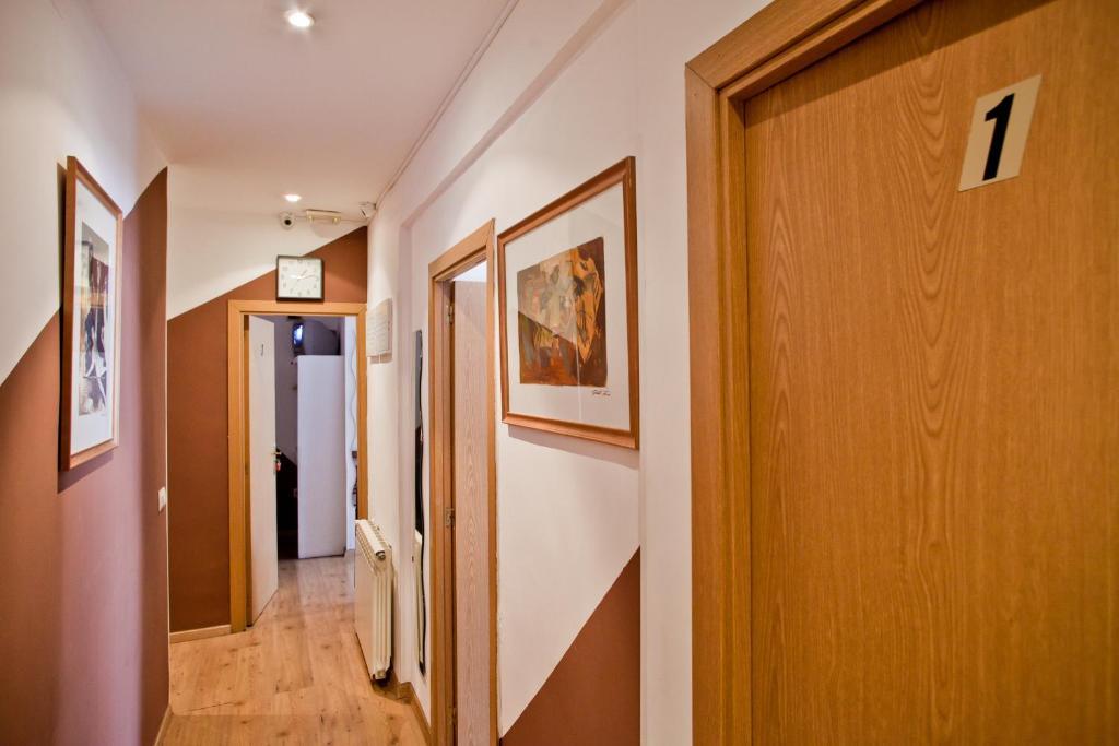 Guest house La Casa De La Plaza Madrid