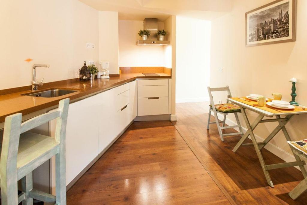 Cathedral House Guest house 2*