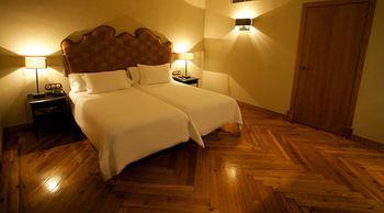 Palacio Carvajal Giron 4*